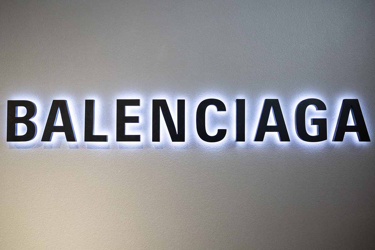 Balenciaga e Crocs: la nuova collaborazione punta sul tacco a stiletto