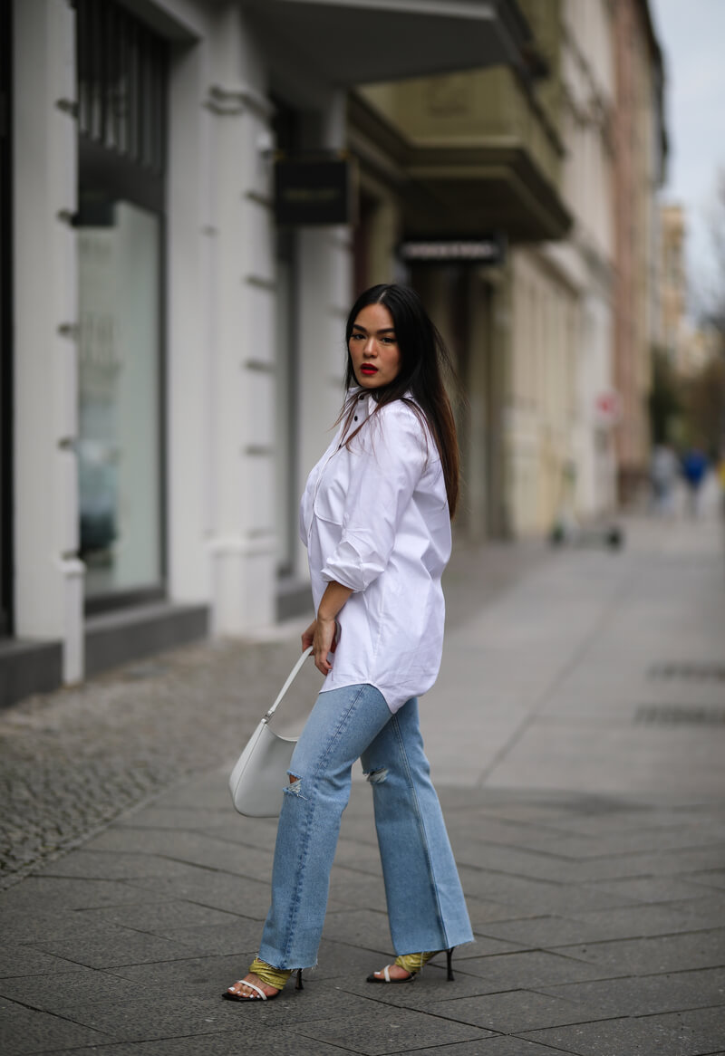 camicia over jeans