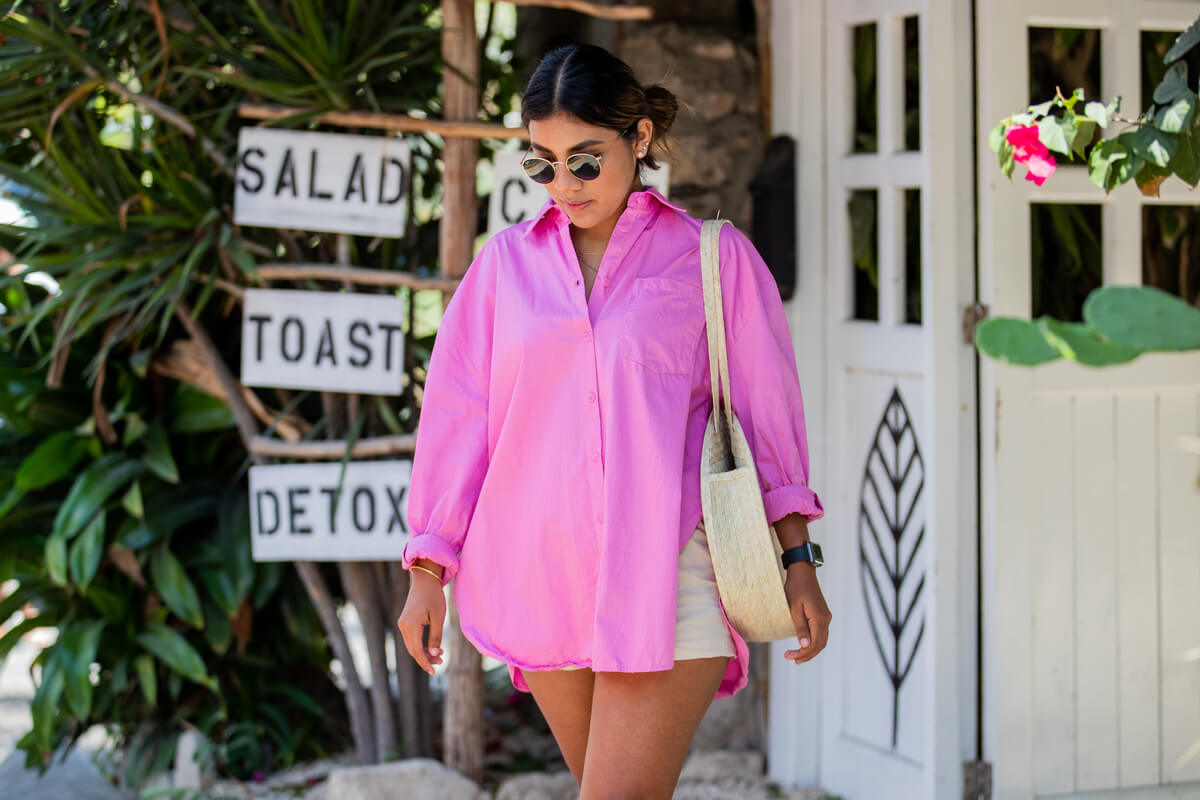 camicia over pantaloncini