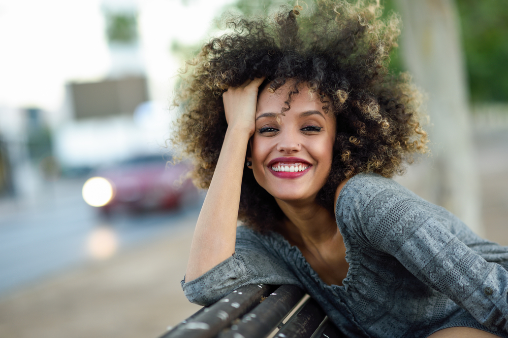 Capelli afro: 7 consigli su come curarli nel modo migliore