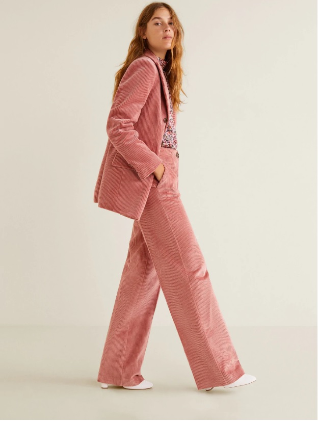 completo in velluto rosa Mango