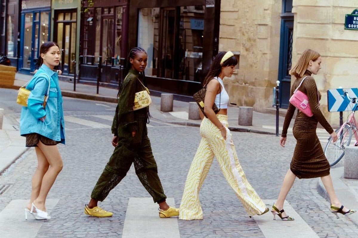 Fendi rilancia la Baguette 1997 con una campagna per le vie di Parigi
