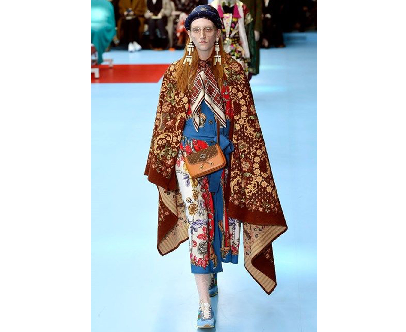 look total tapestry gucci