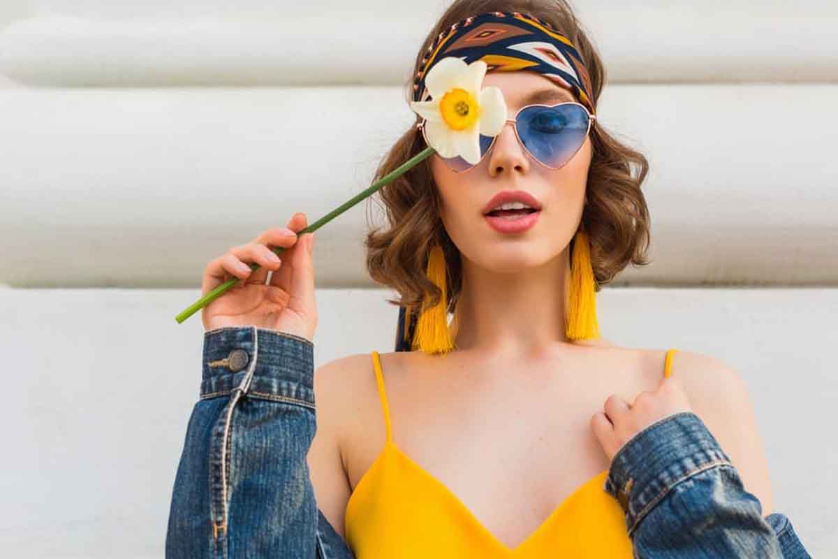 Outfit in stile retrò: cinque capi da acquistare quest’anno