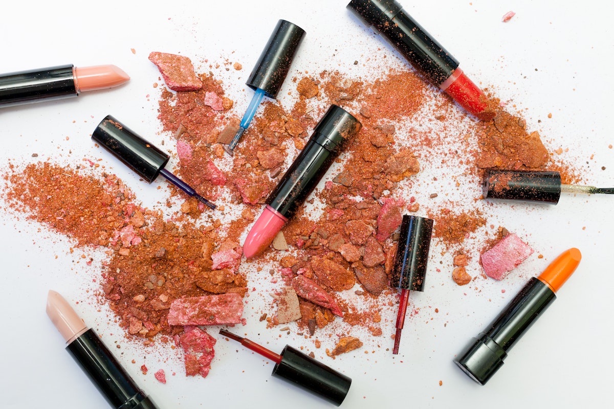 I rossetti in polvere sono la tendenza make up Autunno/Inverno 2018-2019 per labbra da baciare