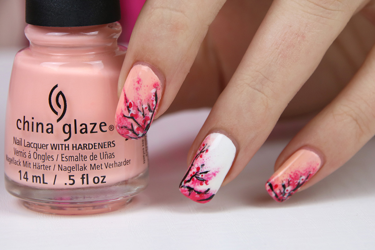 Nail art a fiori: le idee più belle per unghie floreali in Primavera [FOTO]